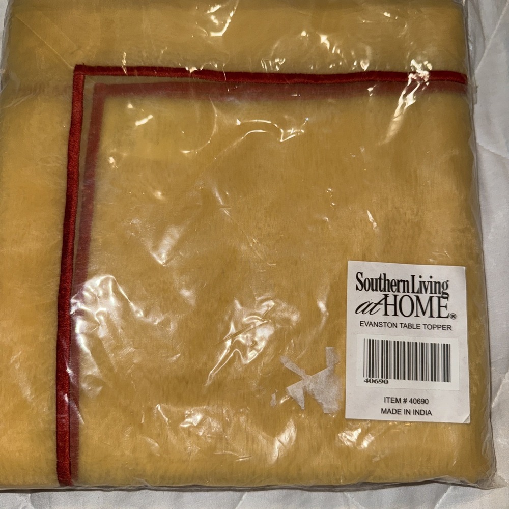 Southern Living At Home Evanston Square Table Topper 40" Red w/Gold Overlay New